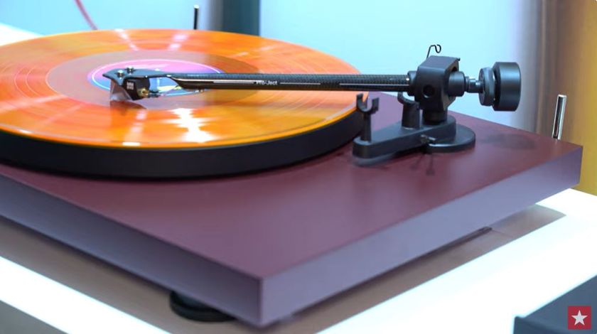 Pro-Ject Colourful Audio System playing