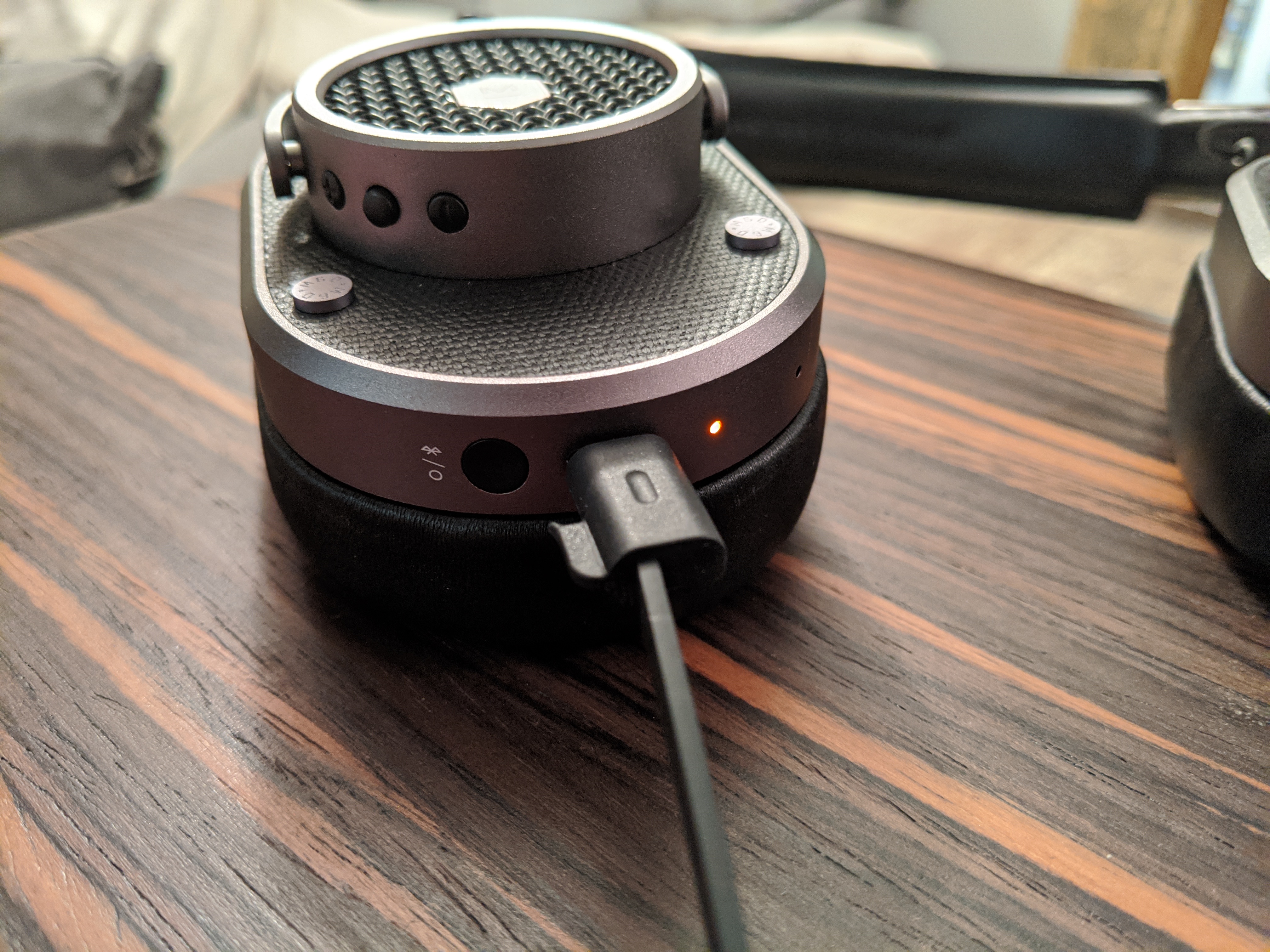 Master & Dynamic MH40 Wireless