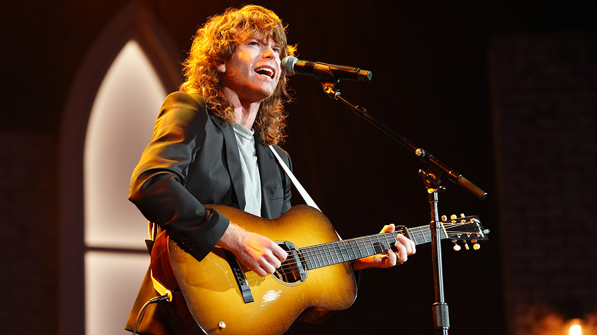 Jesse Welles performs onstage at the 24th Annual Americana Honors & Awards at the Ryman Auditorium on September 10, 2025 in Nashville, Tennessee