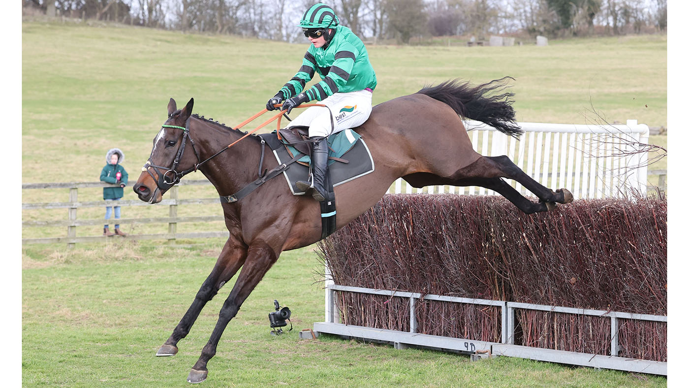 KALABALOO and Gina Andrews win the Conditions Race at Percy Hunt Point-To-Point , Alnwick 30/1/22 GROSSICK PHOTOGRAPHY The Steadings Rockhallhead Collin DG1 4JW 07710461723 www.grossick.co.uk JOHN GROSSICK