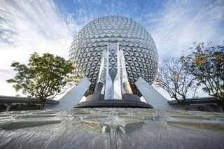 Epcot Fountain in daylight