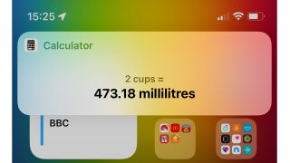 iPhonens kalkulator konverterer 2 cups til milliliter