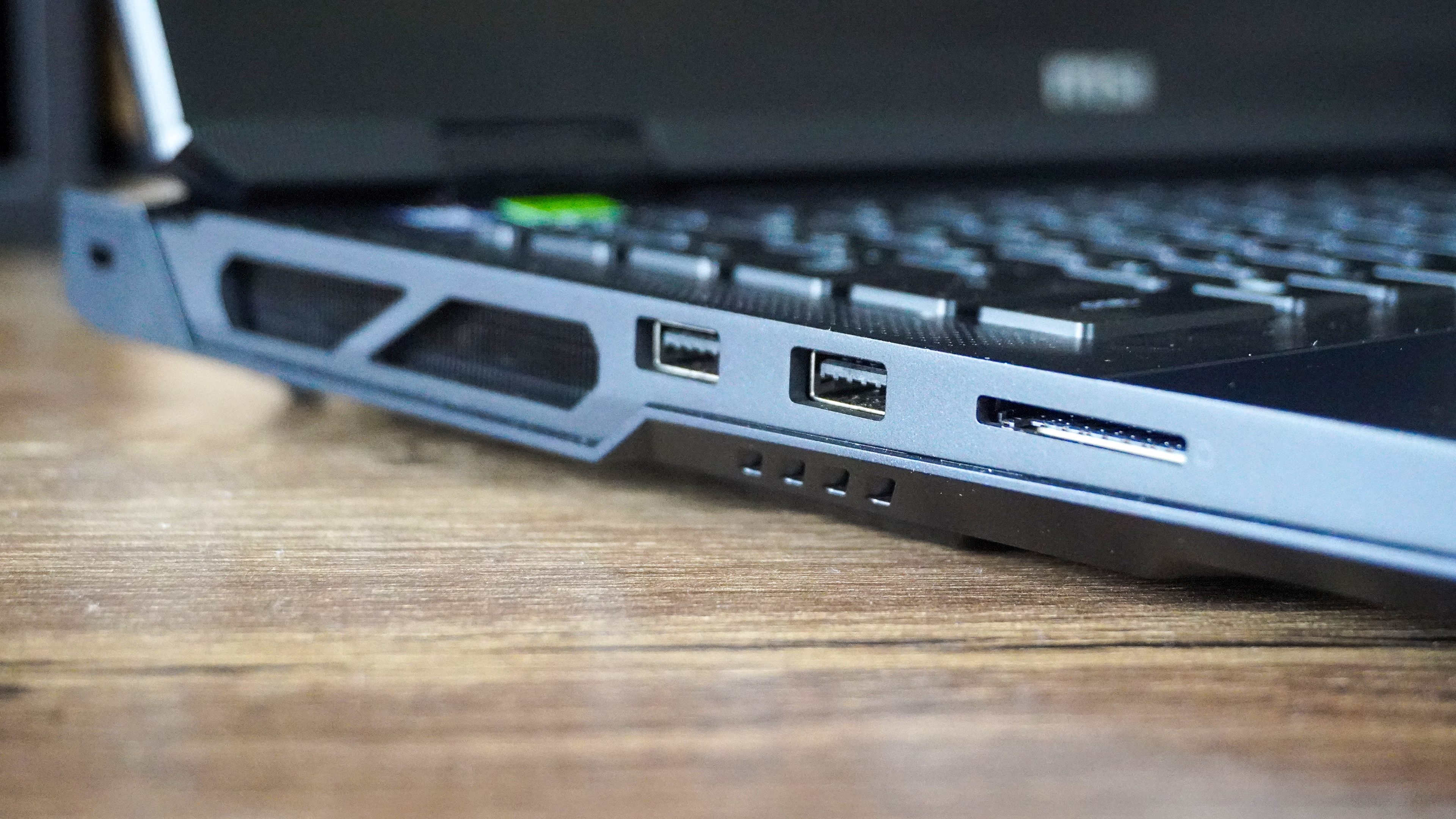 MSI Titan 18 HX