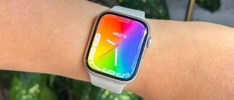 Apple Watch Series 7 Review: New Case, Larger Screen, Same Price