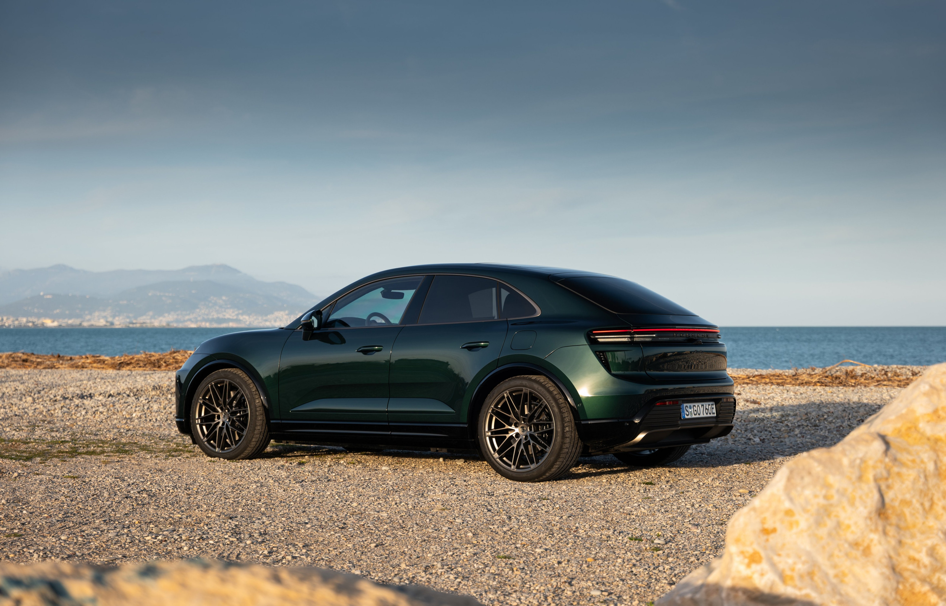 Porsche Macan Turbo EV