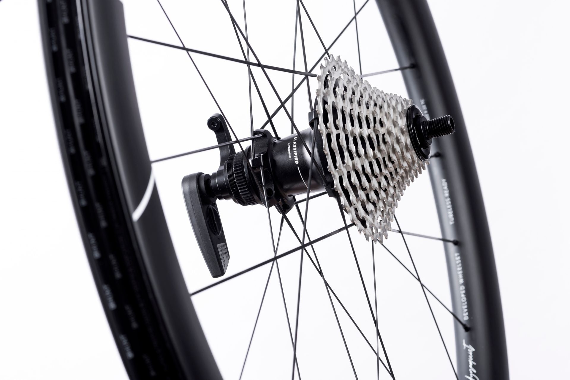 Hunt 48 Limitless Aero wheels with Classified hub