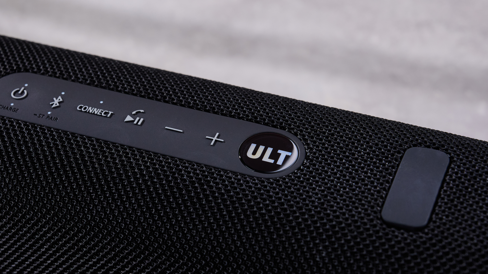 Buttons on top of the Sony ULT Field 3