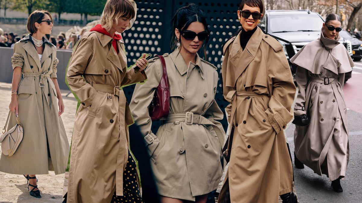 Les trench-coats sont la tendance de la veste la plus invincible de la mode