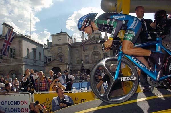 Leipheimer heads off into the 2007 Tour.