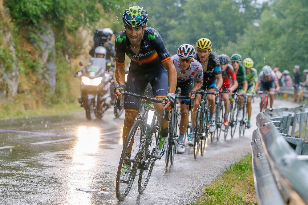 Alejandro Valverde attacks on the final climb.
