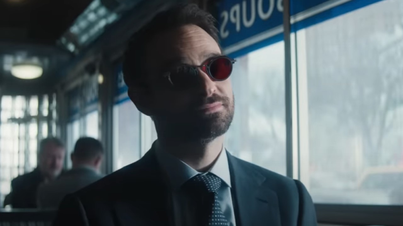 Capture d'écran de Charlie Cox dans la bande-annonce de Daredevil: Born de nouveau.