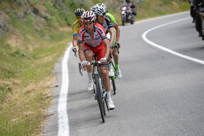 Daniel Moreno leads the escape group