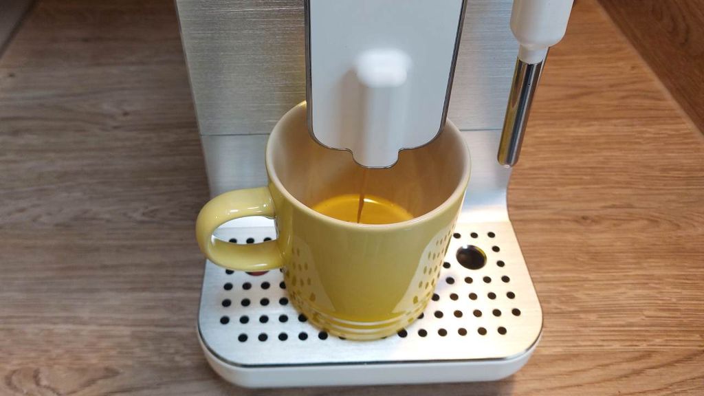 Smeg BCC12 Bean-to-Cup Coffee Machine review: a semi-automatic delight | T3