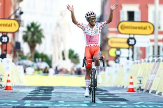 Richard Carapaz wins the polka dot jersey at the Tour de France 2024.