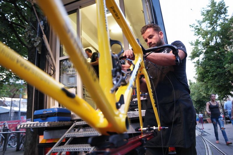 The bike had to be built up as a Trek mechanic fits the cables
