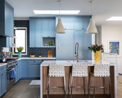 This cool Californian home makes its mark with clever color choices ...