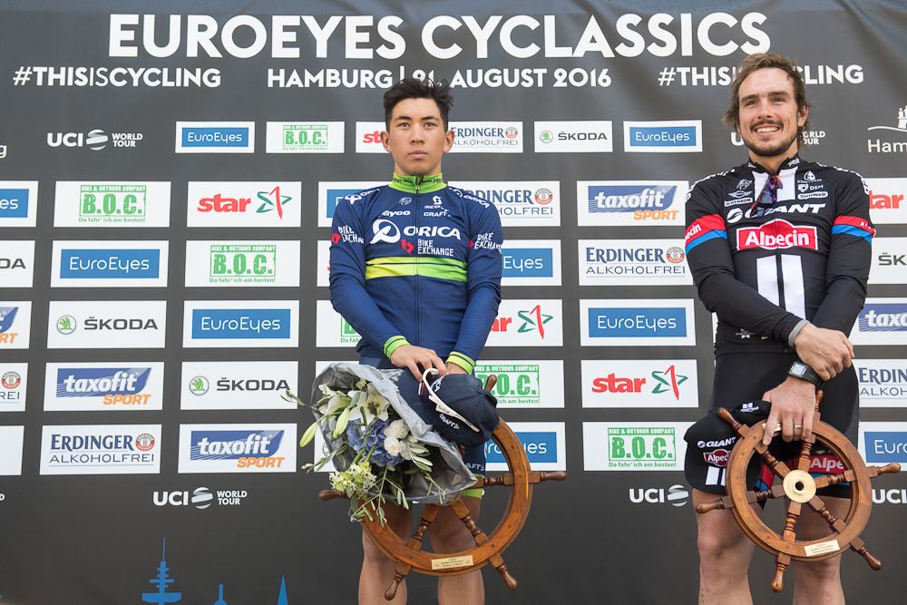 Caleb Ewan on the podium at the Euroeyes Cyclassics Hamburg