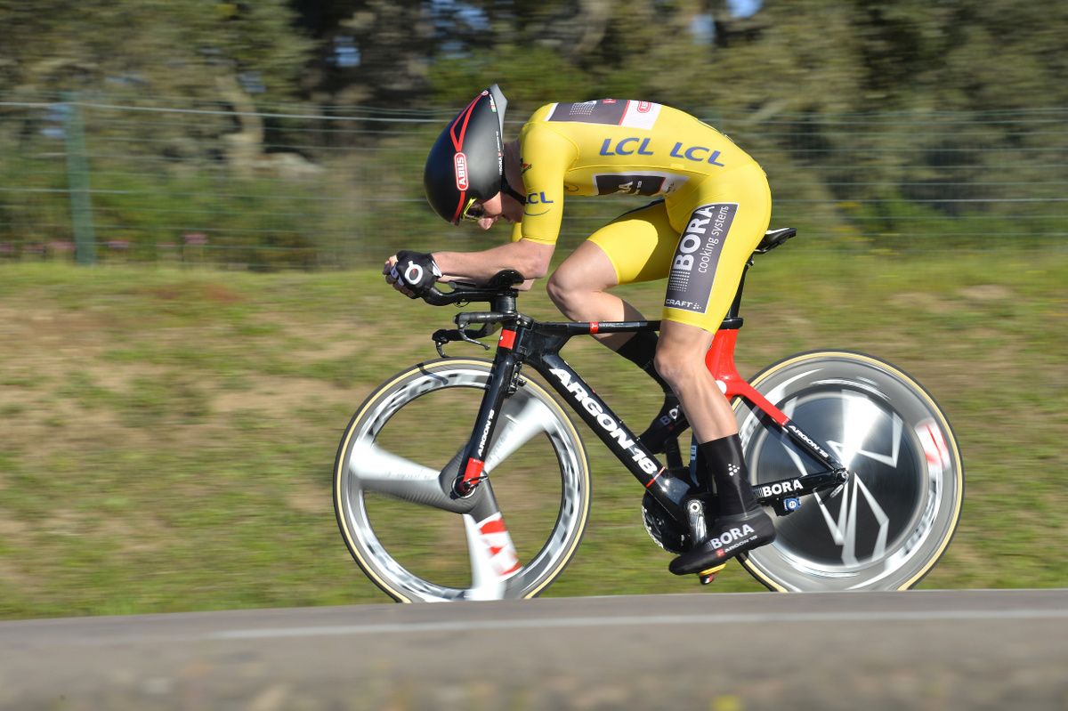 Race leader Sam Bennett (Bora-Argon 18)