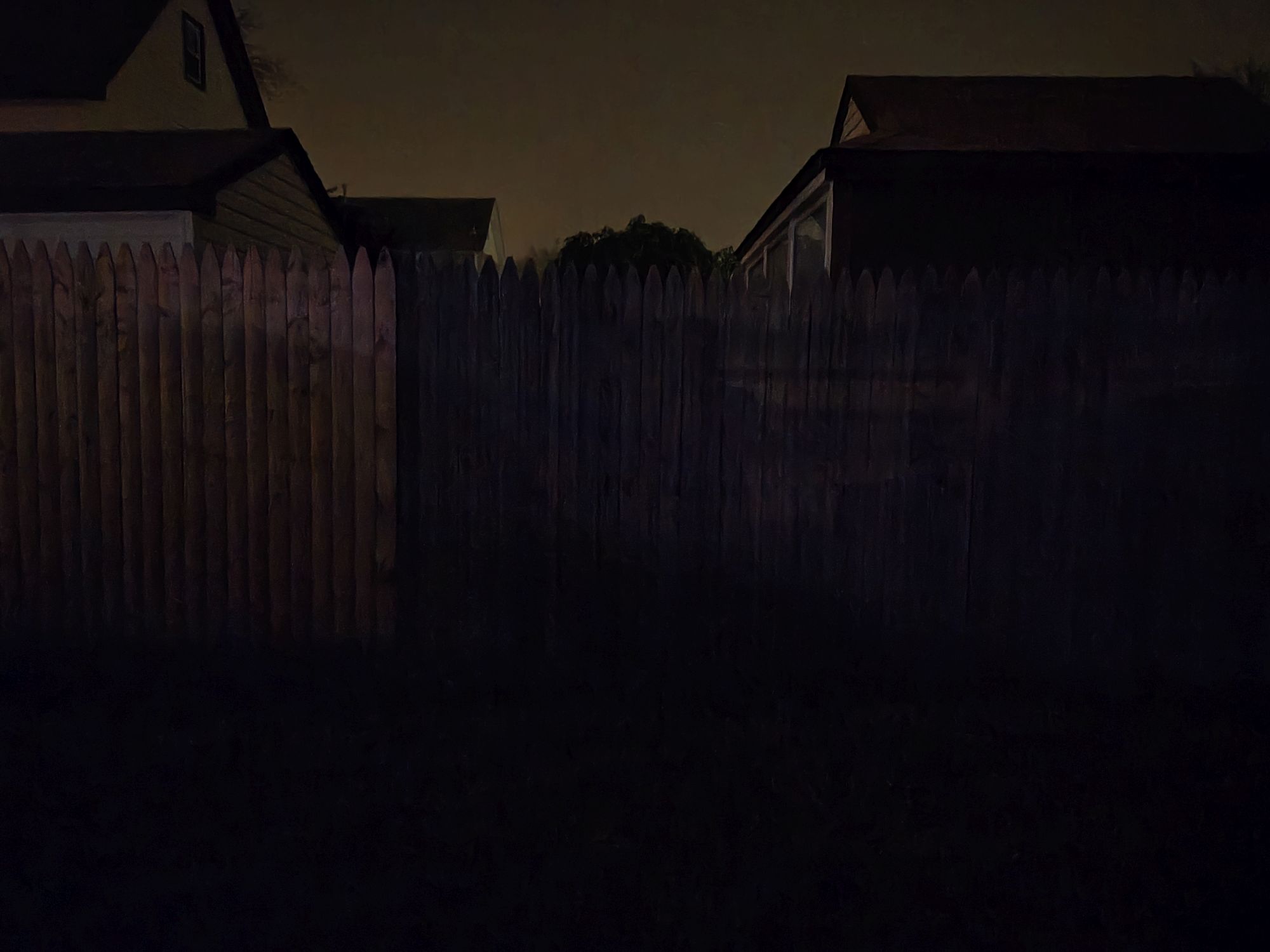 Motorola Razr Plus 2024 low light sample.