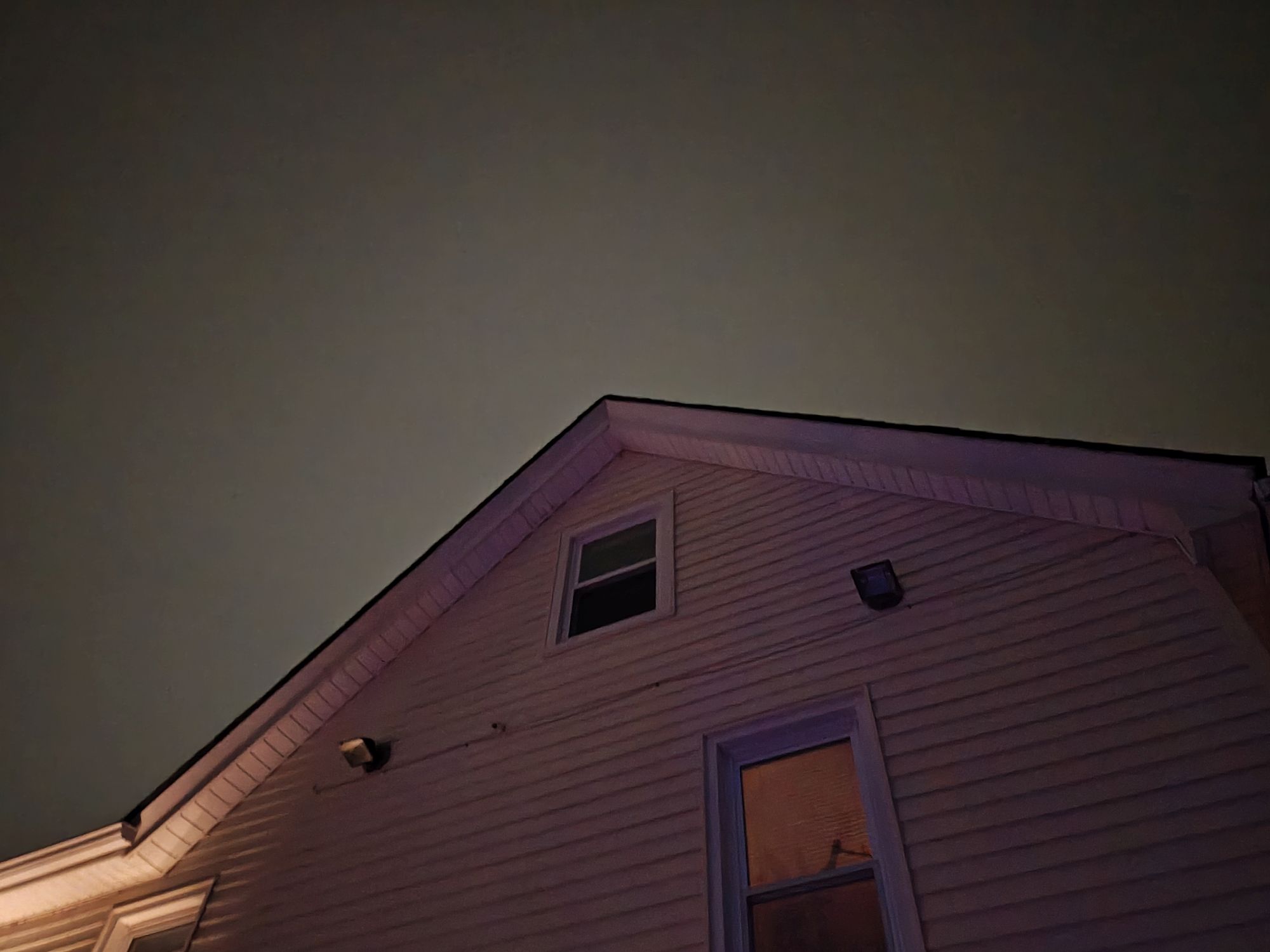 Motorola Razr Plus 2024 low light sample.
