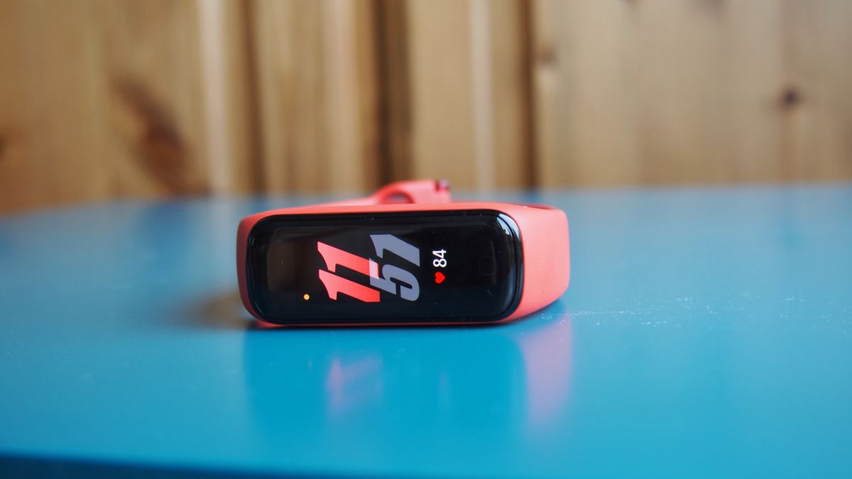 Photo of Úniky Samsung Galaxy Fit 3 by mohli odhaliť prekvapivého konkurenta Fitbit Charge 6