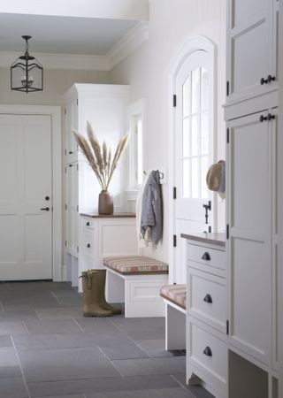 Entryway in white