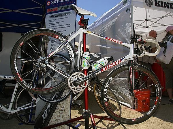 Hutchinson and Corima teamed up to create the Road Tubeless-compatible RT1 wheelset.