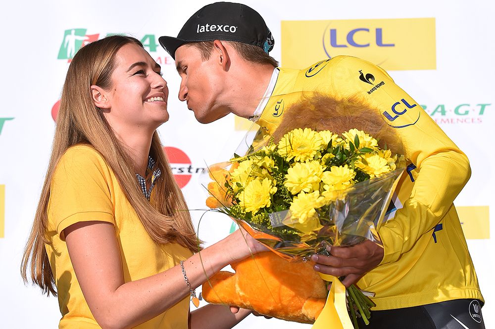 Michal Kwiatkowski leans on for the kiss