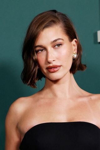 Hailey Bieber's wavy bob