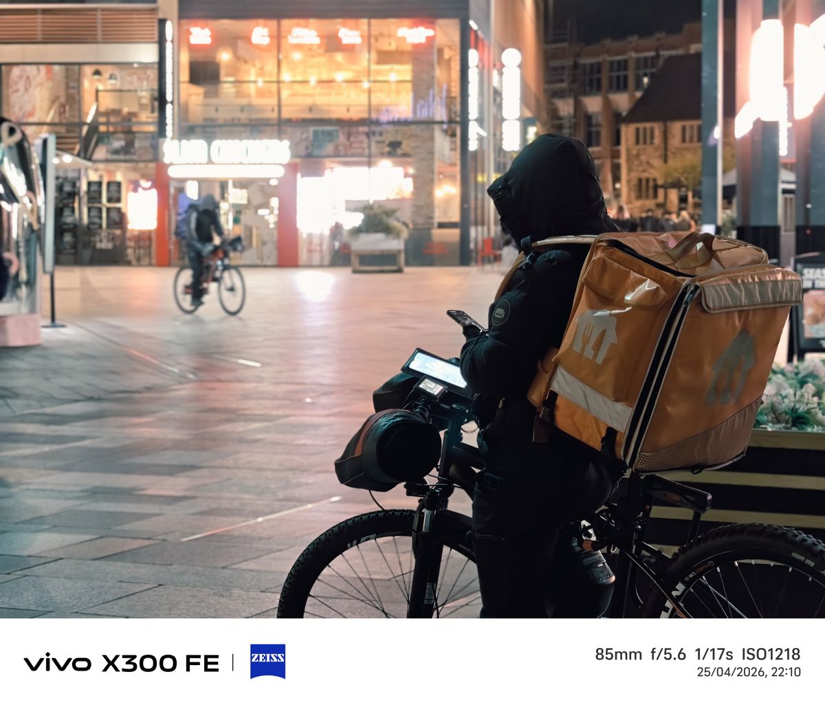 Photo samples from the Vivo X300 FE phone