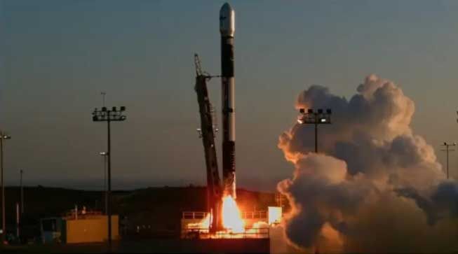 Firefly Aerospace&#039;s Alpha rocket lifts off on its debut launch from Vandenberg Space Force Base in California on Sept. 2, 2021. The rocket failed about 2 minutes, 30 seconds into the flight. 