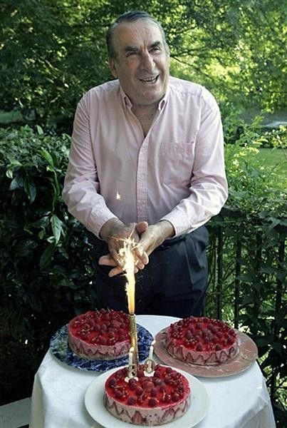 Despite the De Kova mishap, Rapha&euml;l Geminiani celebrated a happy 80th in 2005