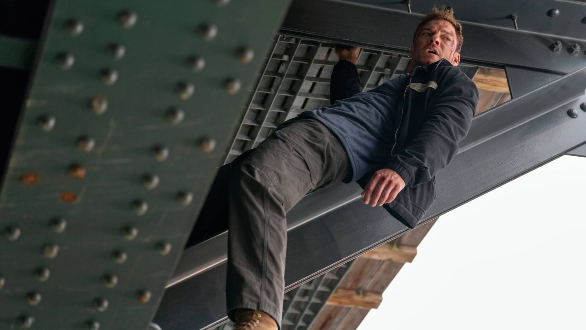 Alan Ritchson as Jack Reacher in Reacher season 4