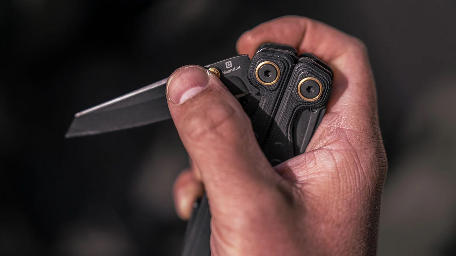 Leatherman Wave Alpha in use