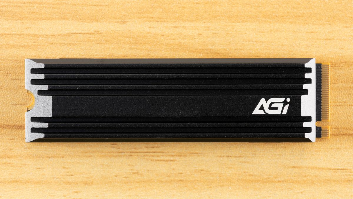 AGI AI828