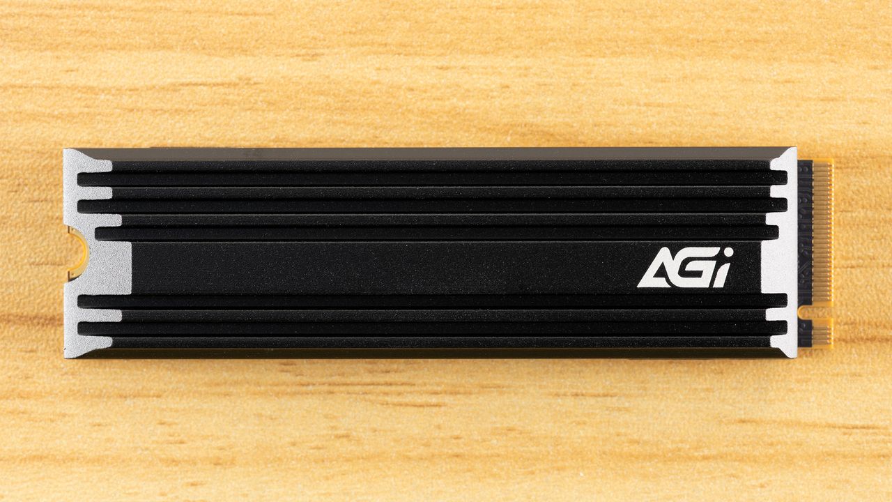 AGI AI828