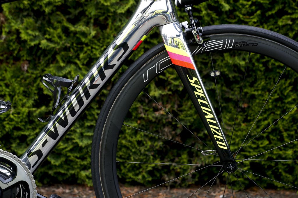 Black Tacx bidon cages help to highlight the silver frame
