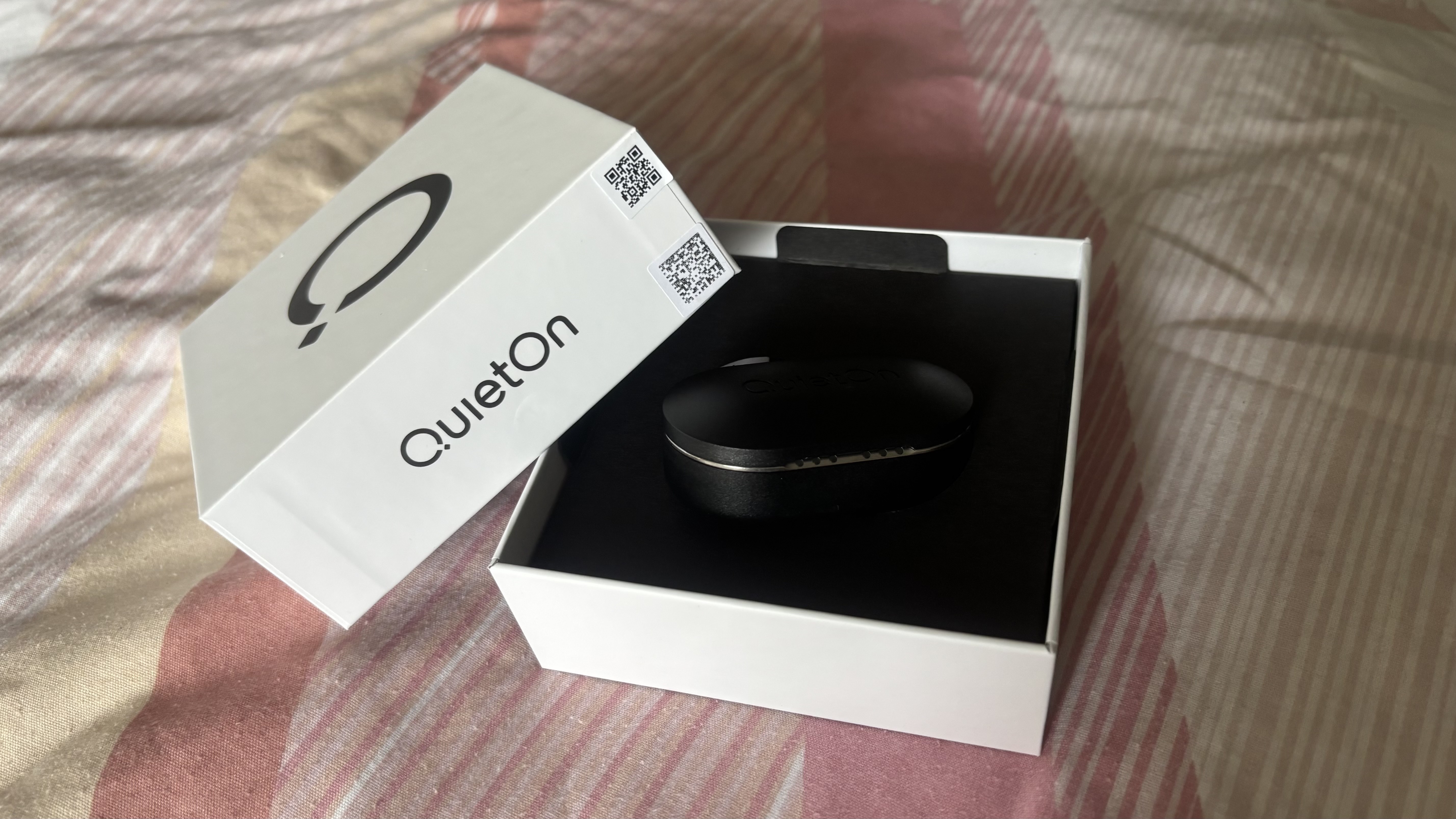 The QuietOn 4 being unboxed.