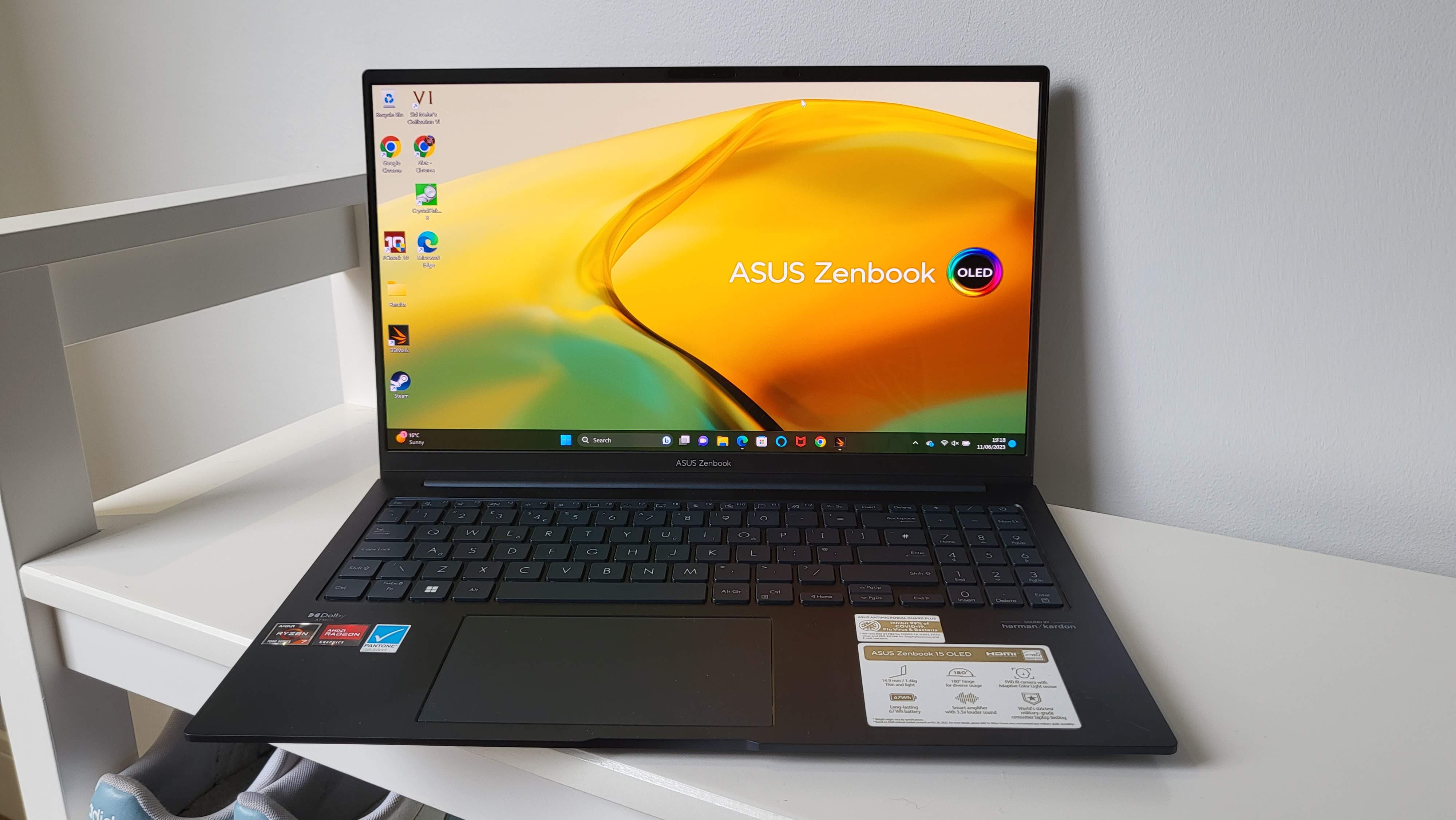 ASUS công bố Zenbook 15 OLED 2023 (UM3504) trang bị AMD Ryzen mới nhất