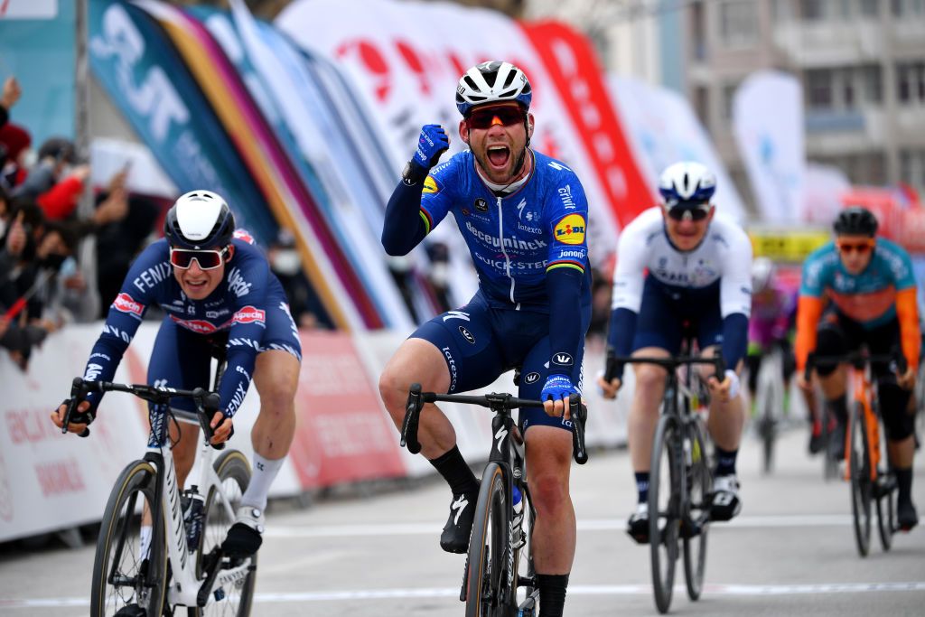 Mark Cavendish (Deceuninck-Quickstep) wins his first race since 2018 at the Tour of Turkey 2021 on stage 2