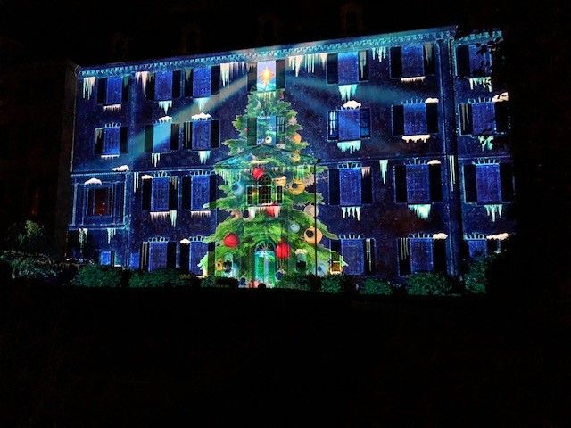 Panasonic’s PT-RQ50KU 3-Chip DLP Solid Shine laser projector creates a festive 3D projection mapping spectacular at the Winterthur Museum, Garden, and Library in Wilmington, DE.