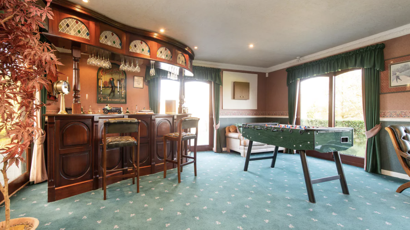 Snooker/games room at Mockley Wood Farm