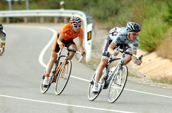 Mikel Nieve (Euskaltel-Euskadi) follows Chris Anker Sorensen (Saxo Bank-Sungard).