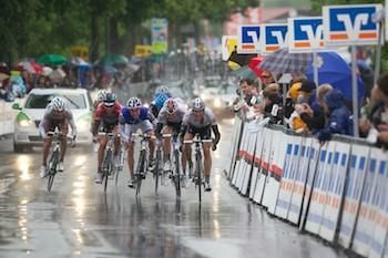 The sprint in full flight.