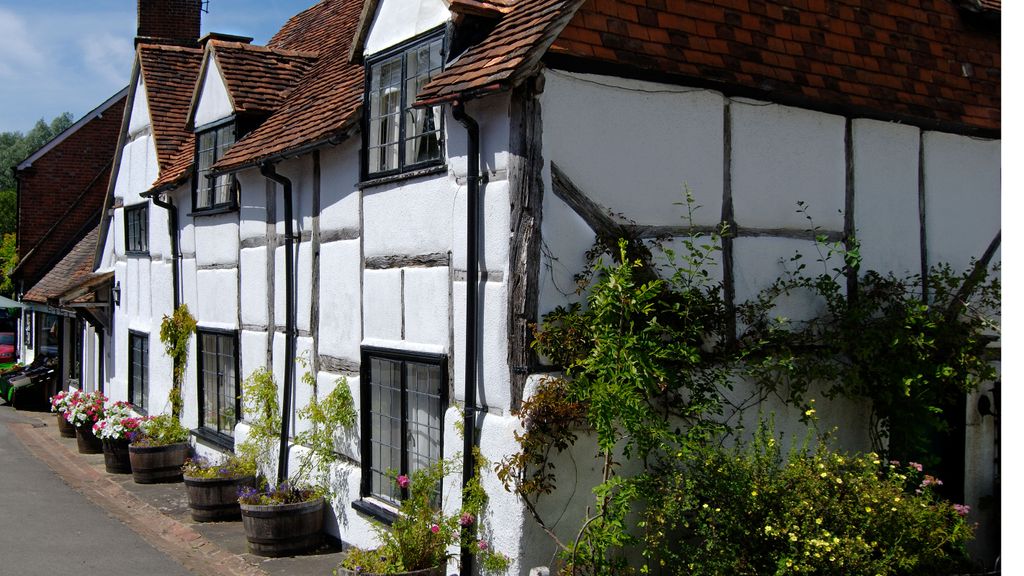 Guide to cottage renovation: How to restore original features ...