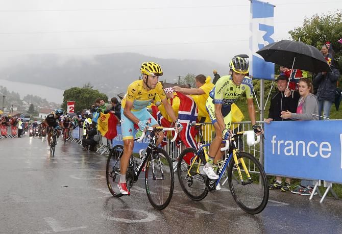 Alberto Contador and Vincenzo Nibali mark each other closely