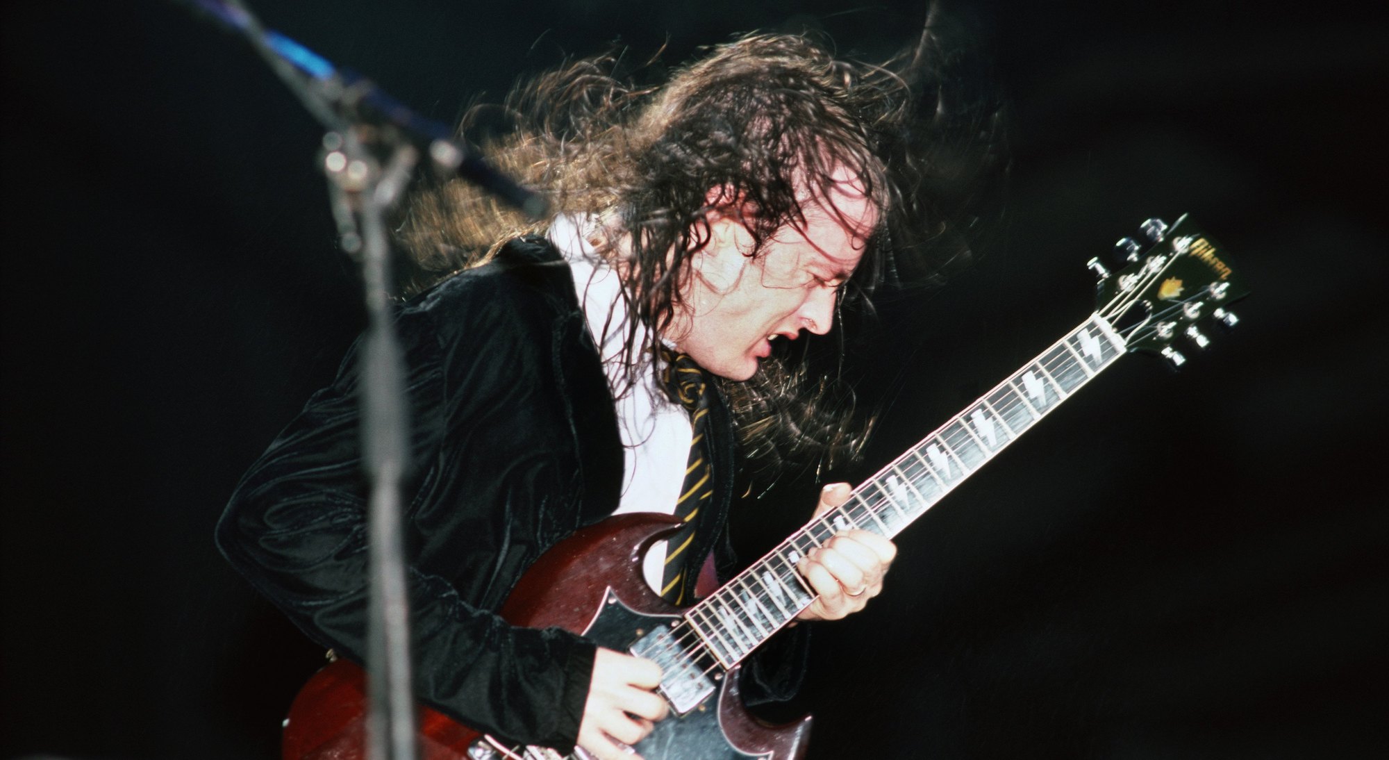 Angus young sg how much is a ps4