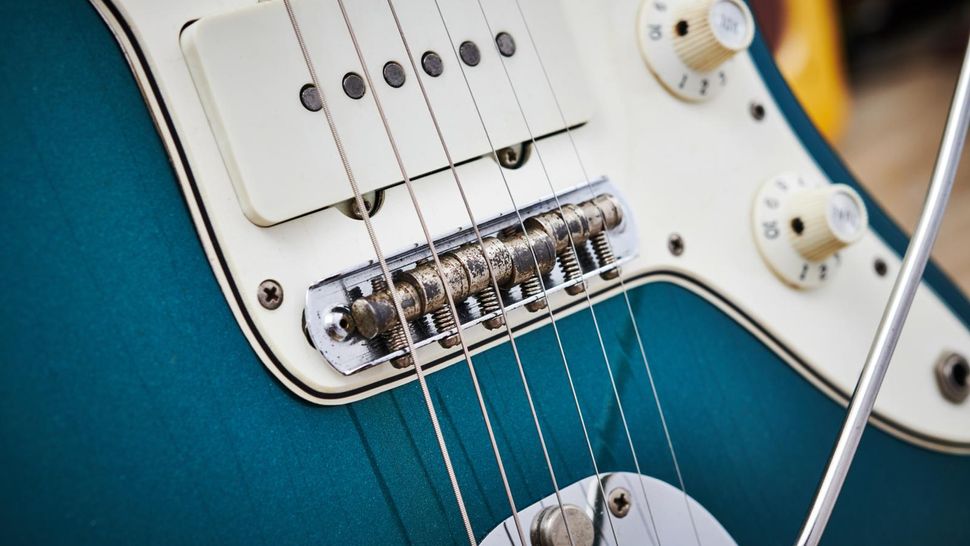 Jazzmaster vs Jaguar What's the difference between these iconic Fender