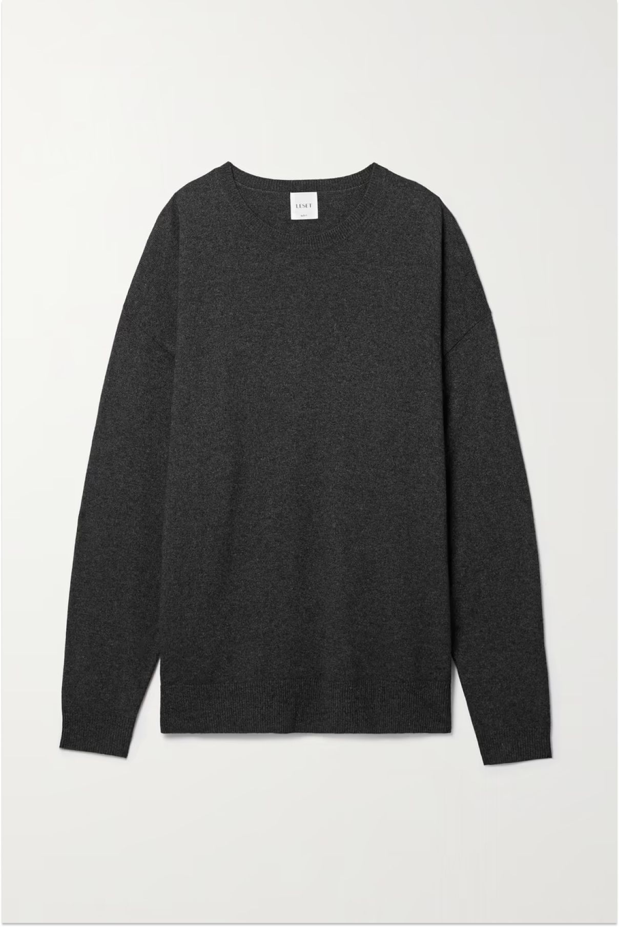 Sofia Richie’s Quiet Luxury Sweater Set Epitomizes Cozy-Chic Sofia Richie’s Quiet Luxury Sweater Set Epitomizes Cozy-Chic