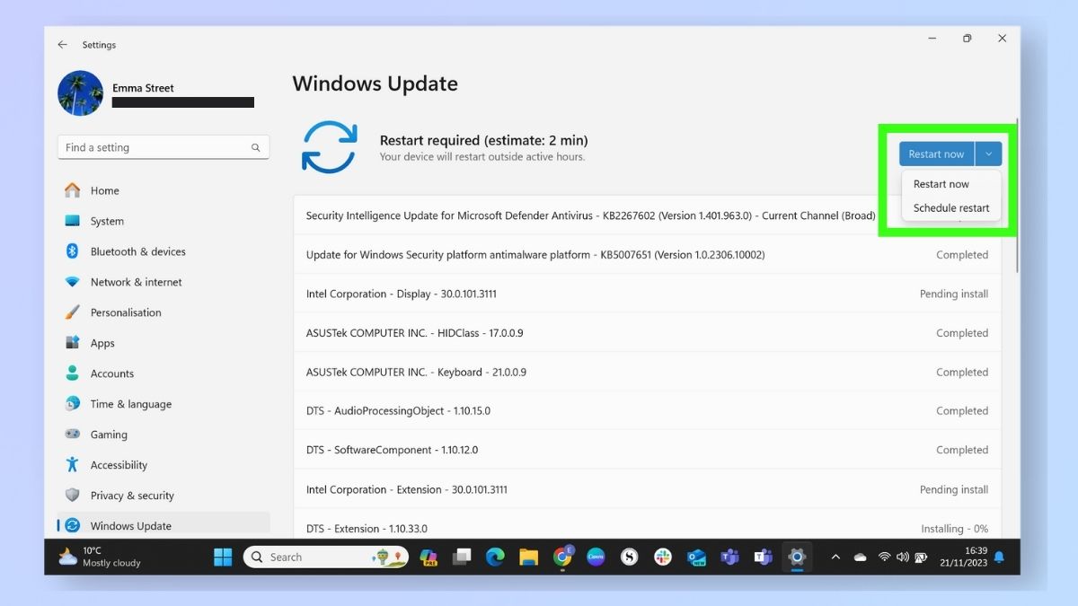 Снимок экрана, демонстрирующий действия, необходимые для обновления Windows 11. Перезагрузите компьютер.